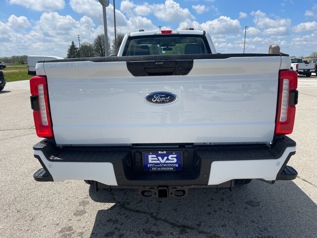 2025 Ford F-350 photo 4