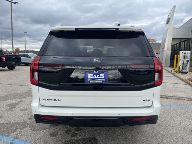 2025 Ford Expedition MAX Platinum photo 4
