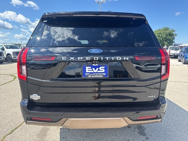 2025 Ford Expedition King Ranch MAX photo 2