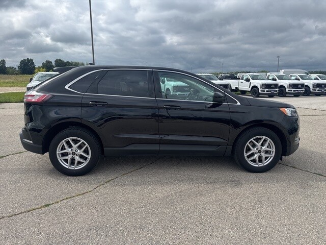 2023 Ford Edge SEL photo 2
