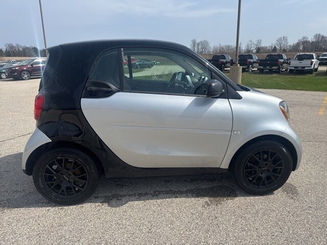 Used 2016 smart fortwo passion with VIN WMEFJ5DAXGK068412 for sale in Random Lake, WI