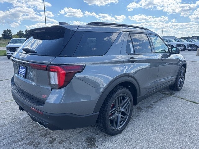 2025 Ford Explorer ST photo 2