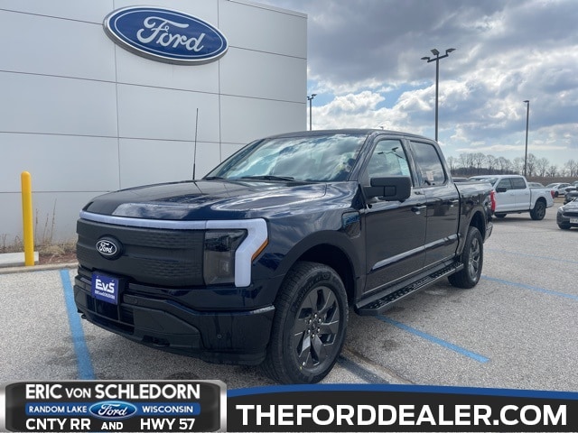 2025 Ford F-150 Lightning Flash's photo