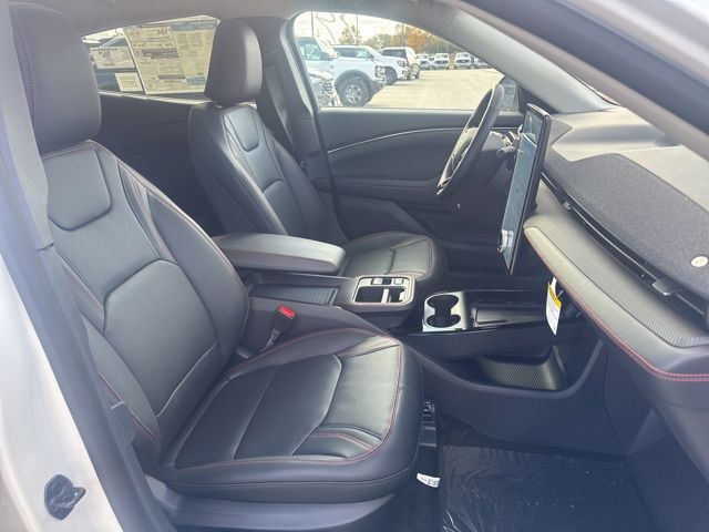 2025 Ford Mustang Mach-E Premium - Photo 18