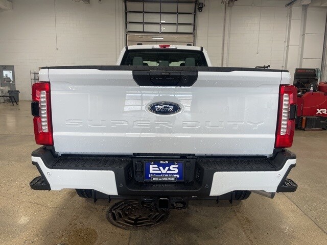 2025 Ford F-250 photo 4