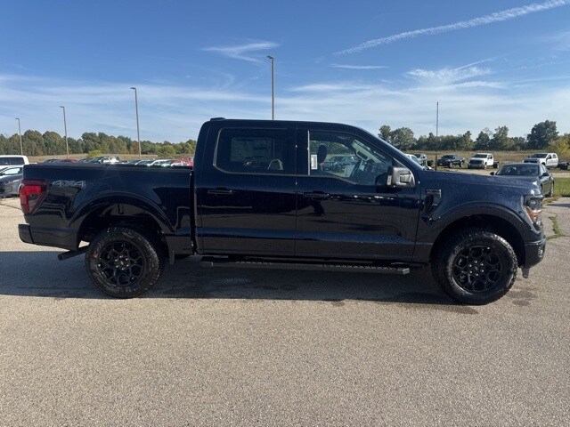 2025 Ford F-150 XLT photo 2