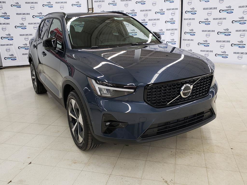 2026 Volvo XC40 B5 Plus AWD SUV