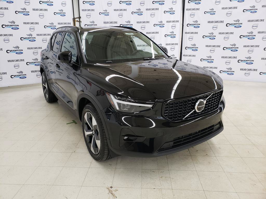 2026 Volvo XC40 B5 Plus AWD SUV