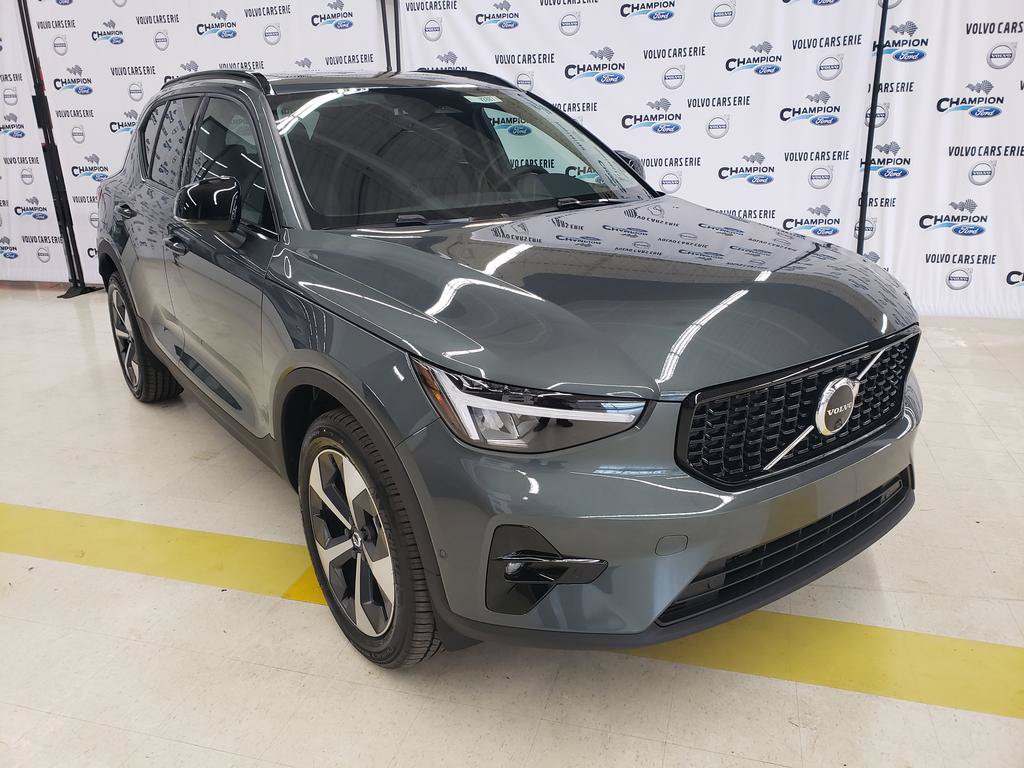 2026 Volvo XC40 B5 Plus AWD SUV