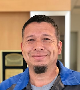 Staff member Martin Rodriguez from ID_2d72f94e45b6