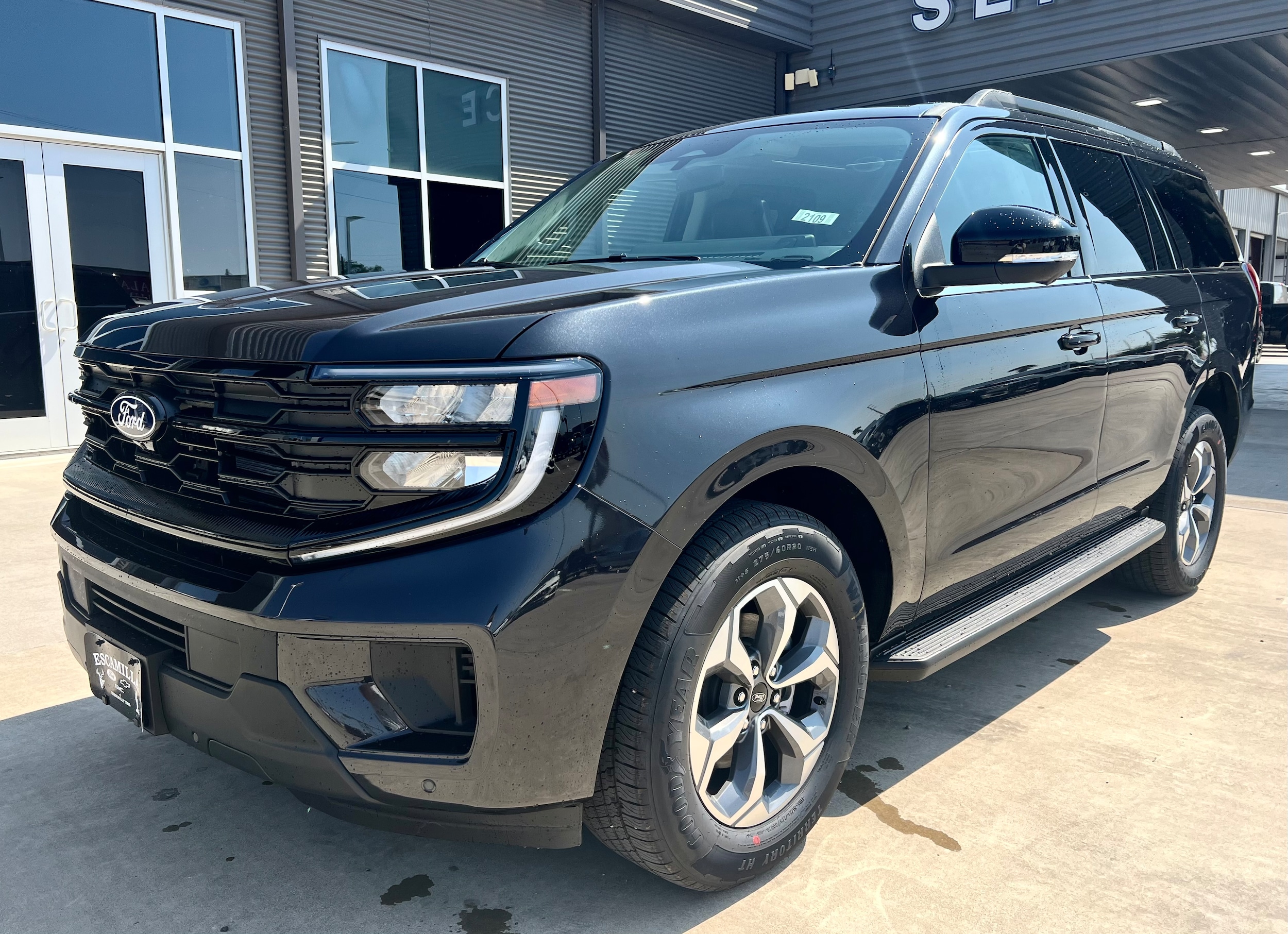 2027 Ford Expedition Active
