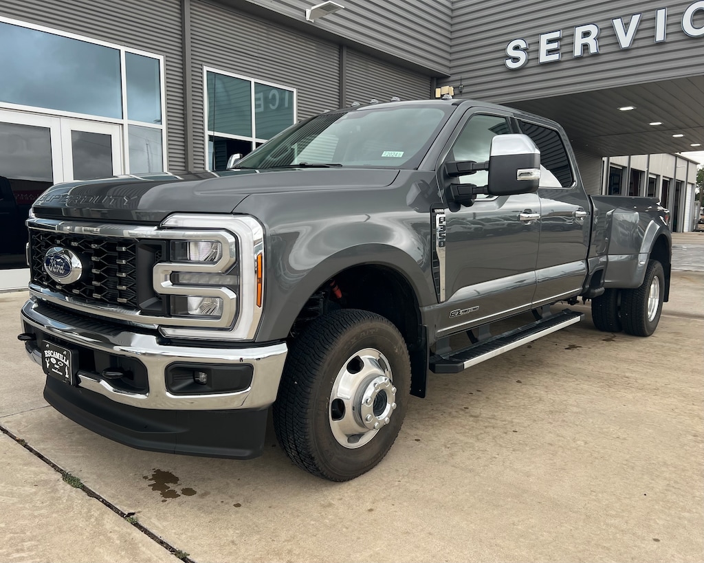 New 2026 Ford Super Duty F-350® Lariat® TRUCK