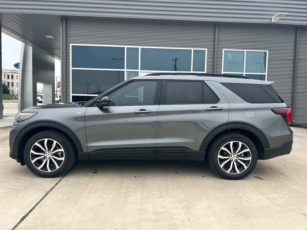New 2026 Ford Explorer ST-Line SUV