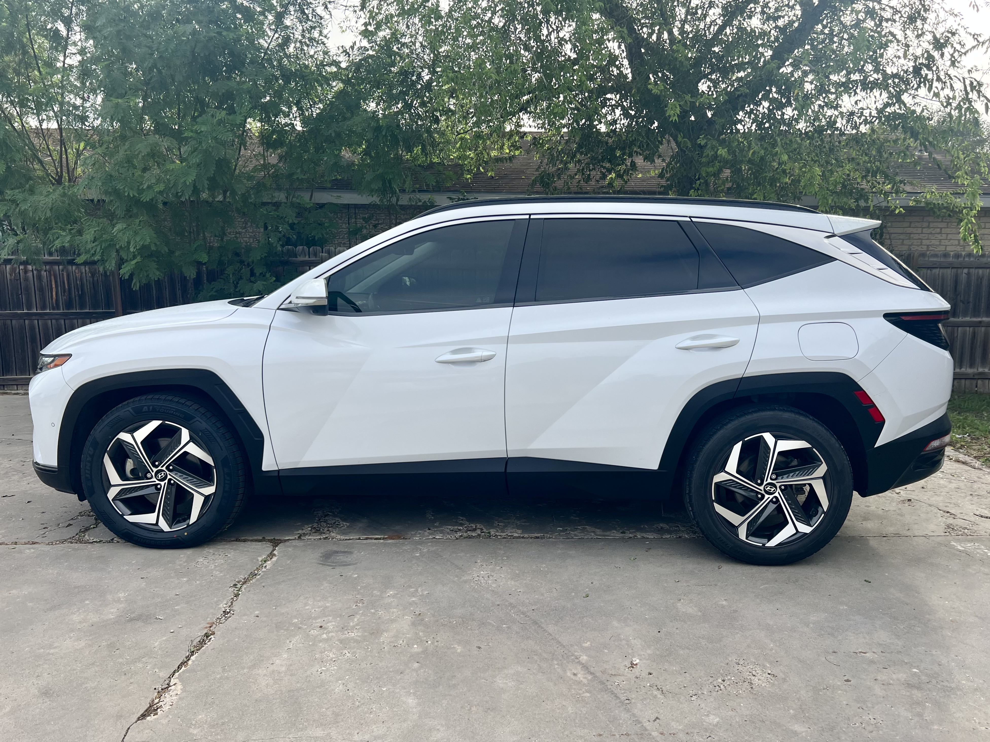 Used 2022 Hyundai Tucson Limited with VIN 5NMJE3AE2NH001031 for sale in Hebbronville, TX