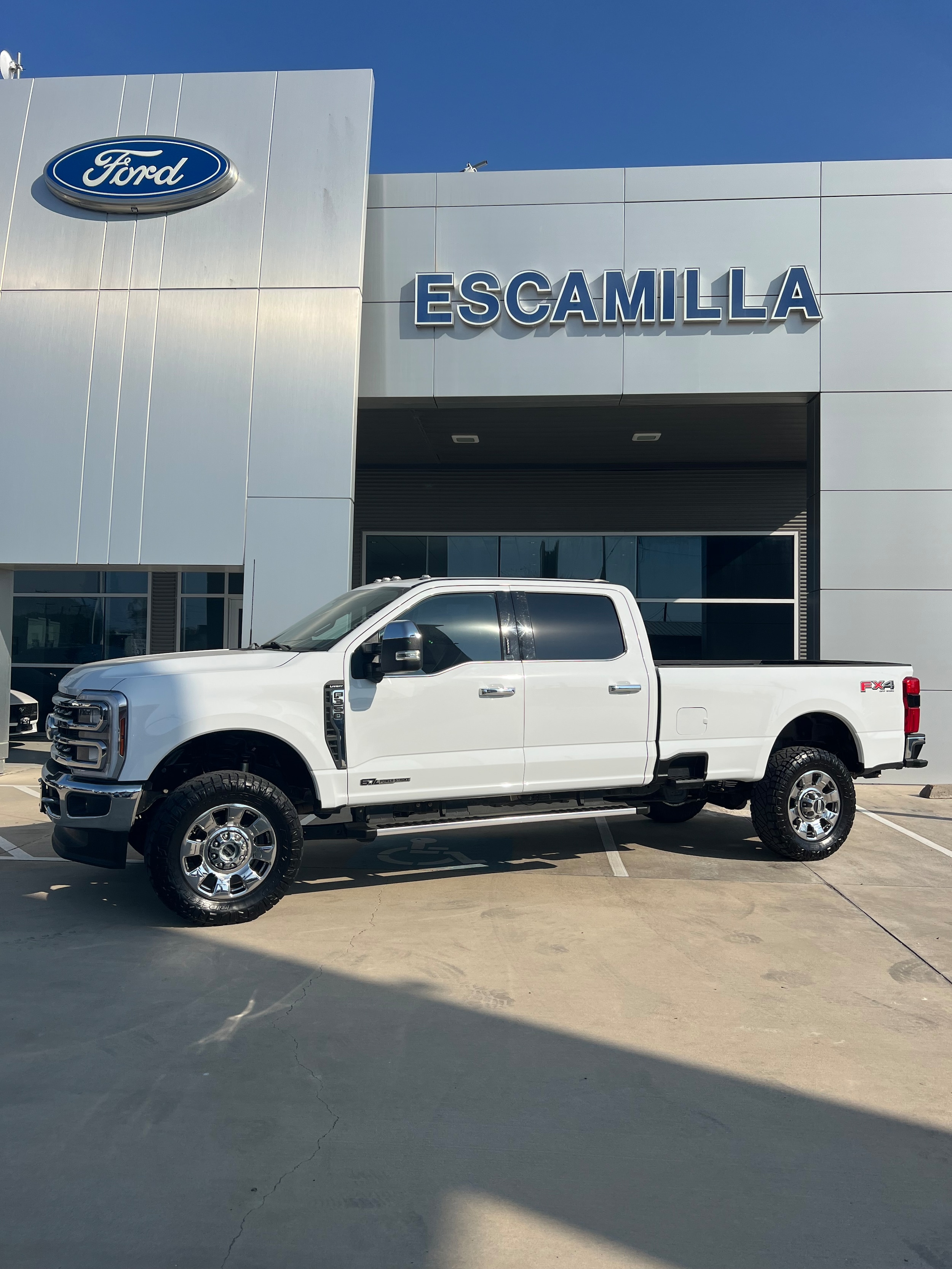 2024 Ford F-350 Super Duty Lariat's photo