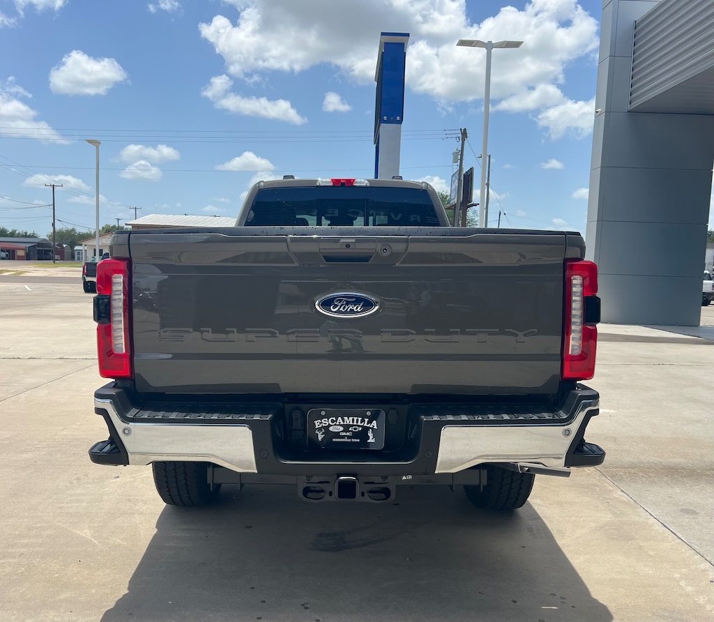 New 2026 Ford Super Duty F-350® Lariat® TRUCK
