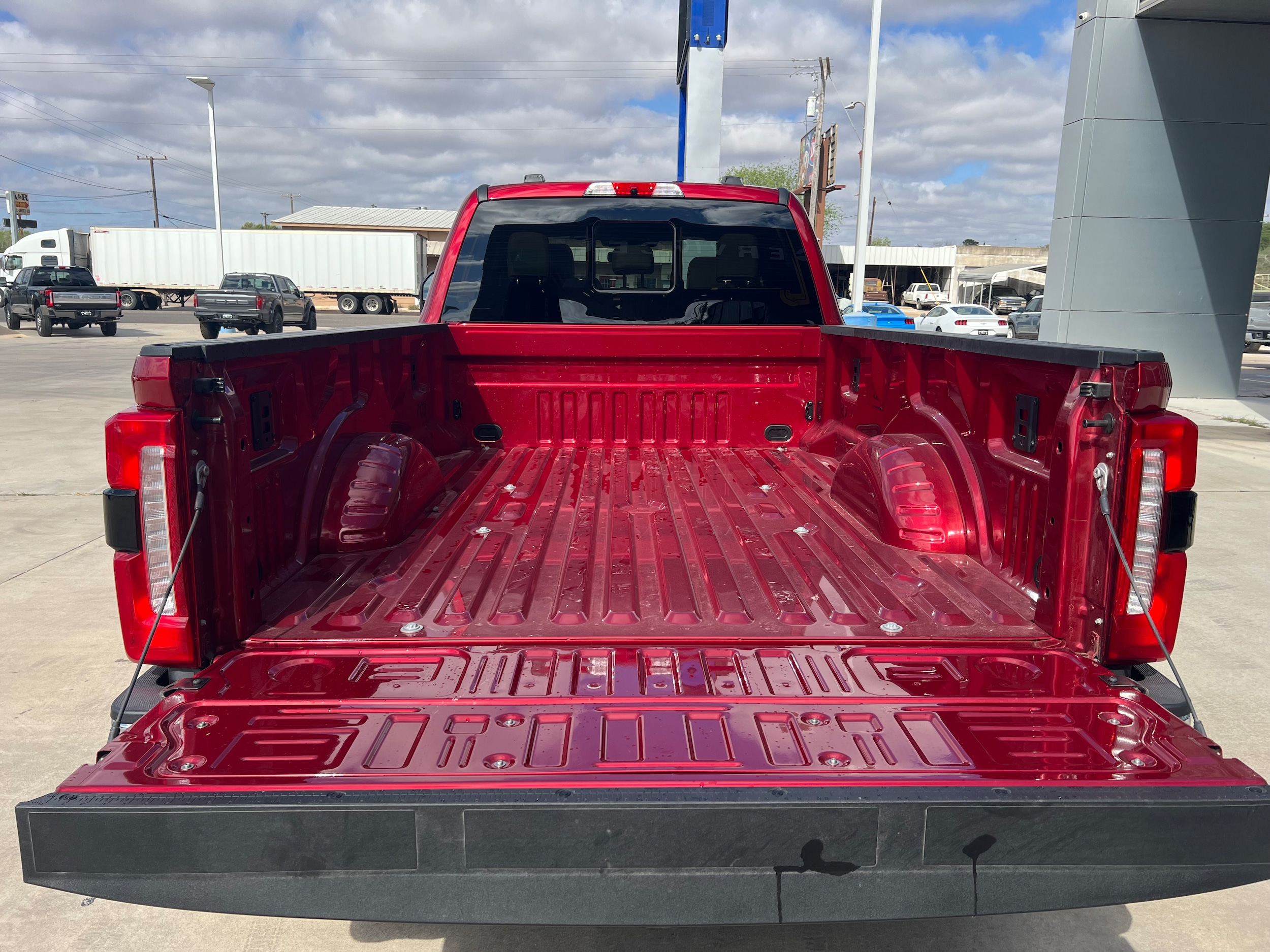 2026 Ford F-350 Super Duty Lariat - Photo 6