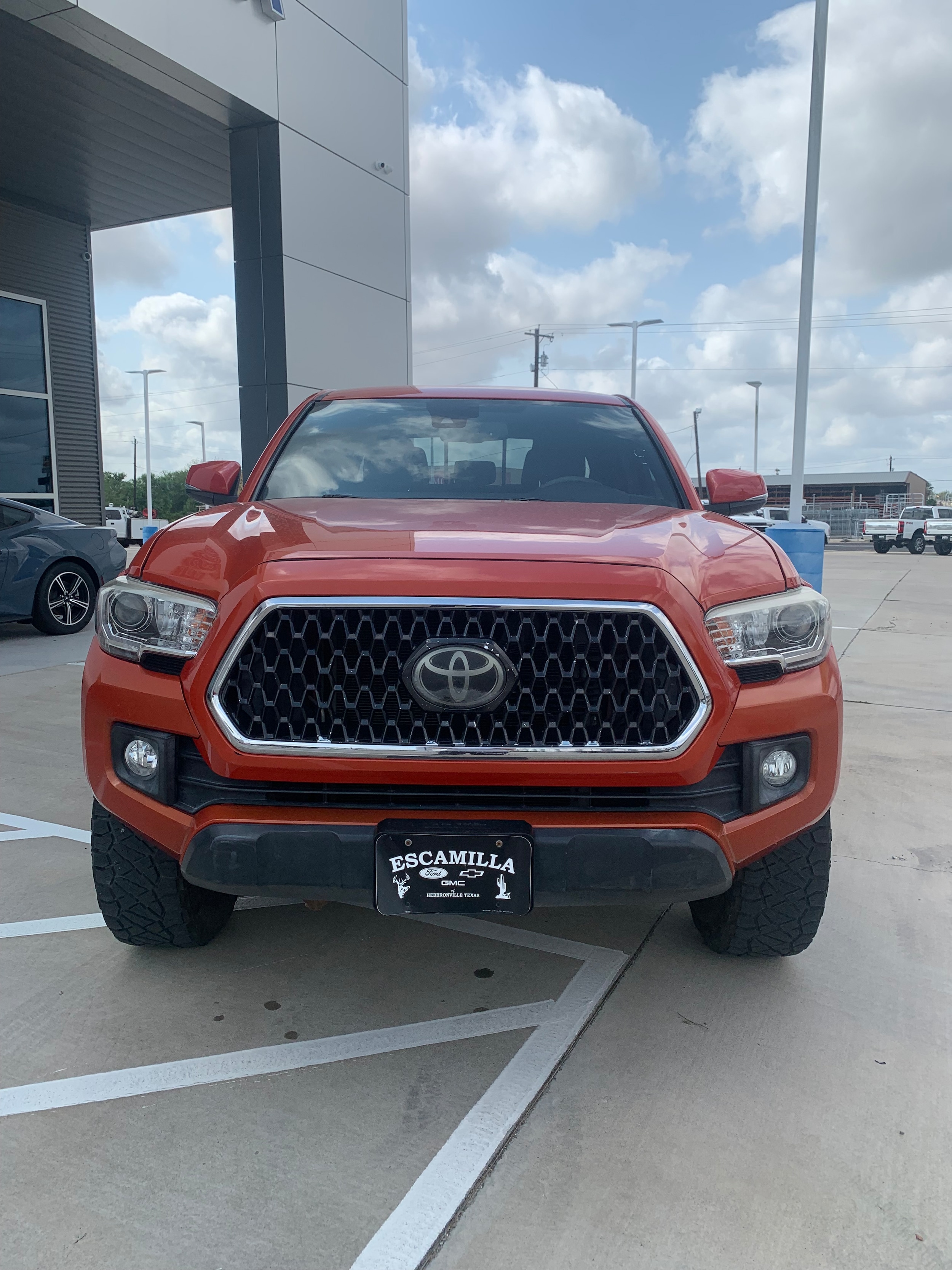 Used 2018 Toyota Tacoma TRD Off Road with VIN 5TFCZ5AN4JX125425 for sale in Hebbronville, TX