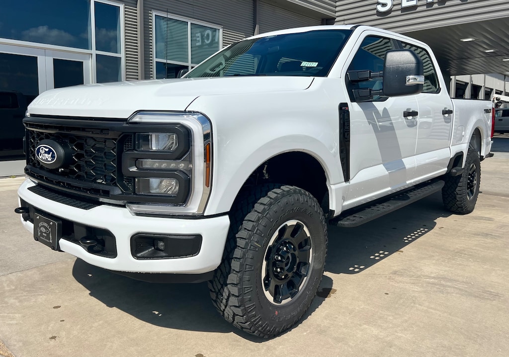 New 2027 Ford F-Series Sd F250 4X4 Crew/C TRUCK