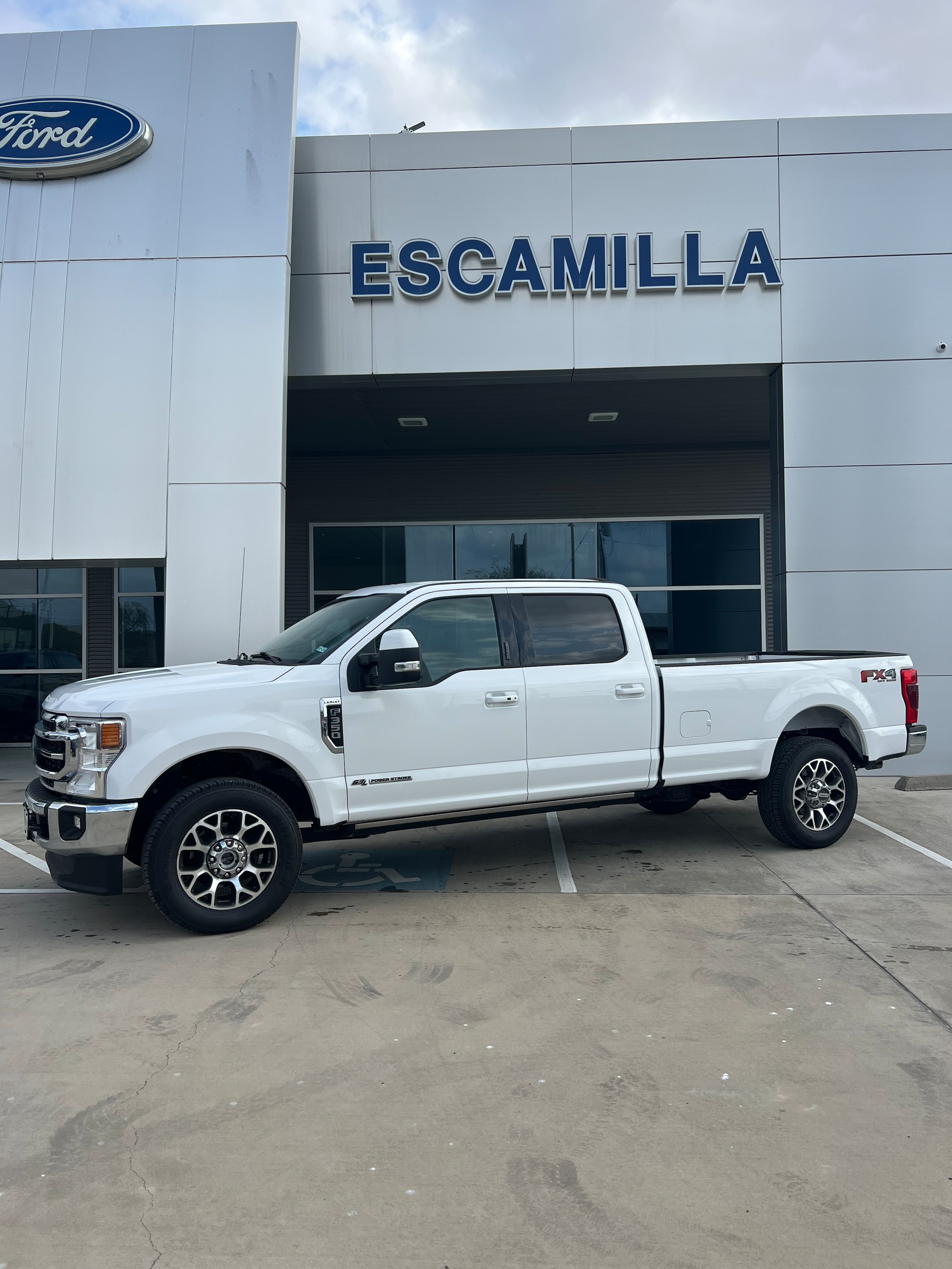 2020 Ford F-350 Super Duty Lariat's photo