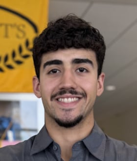 Staff member Joseph Benavides from ID_2d72f94e45b6