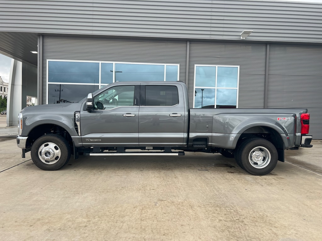 New 2026 Ford Super Duty F-350® Lariat® TRUCK