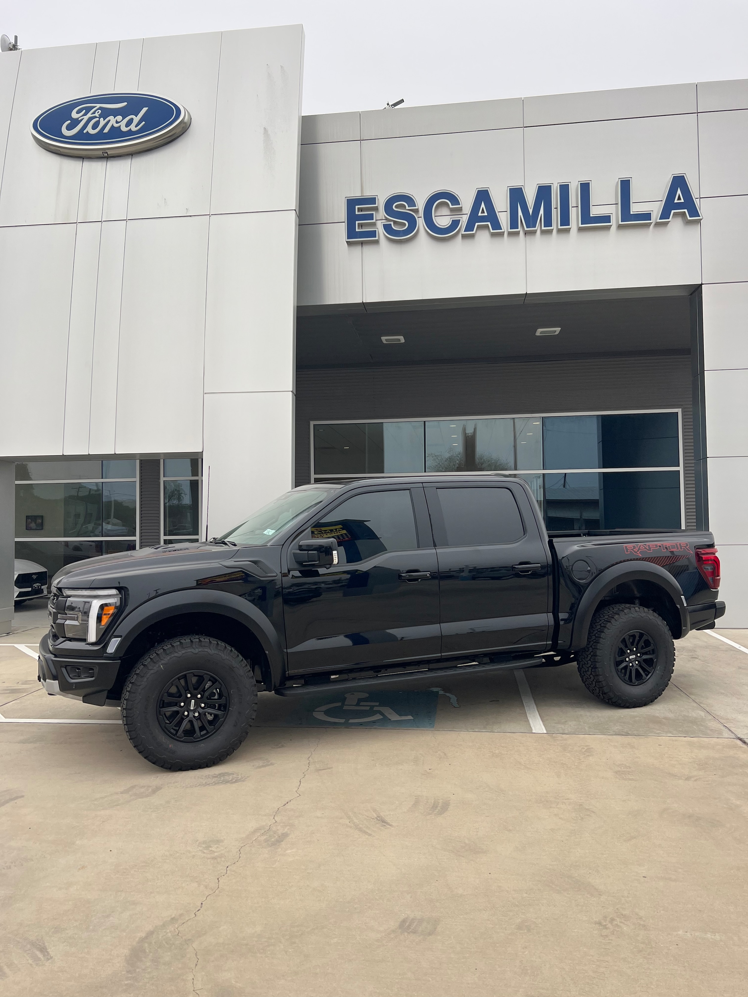 2025 Ford F-150 Raptor's photo