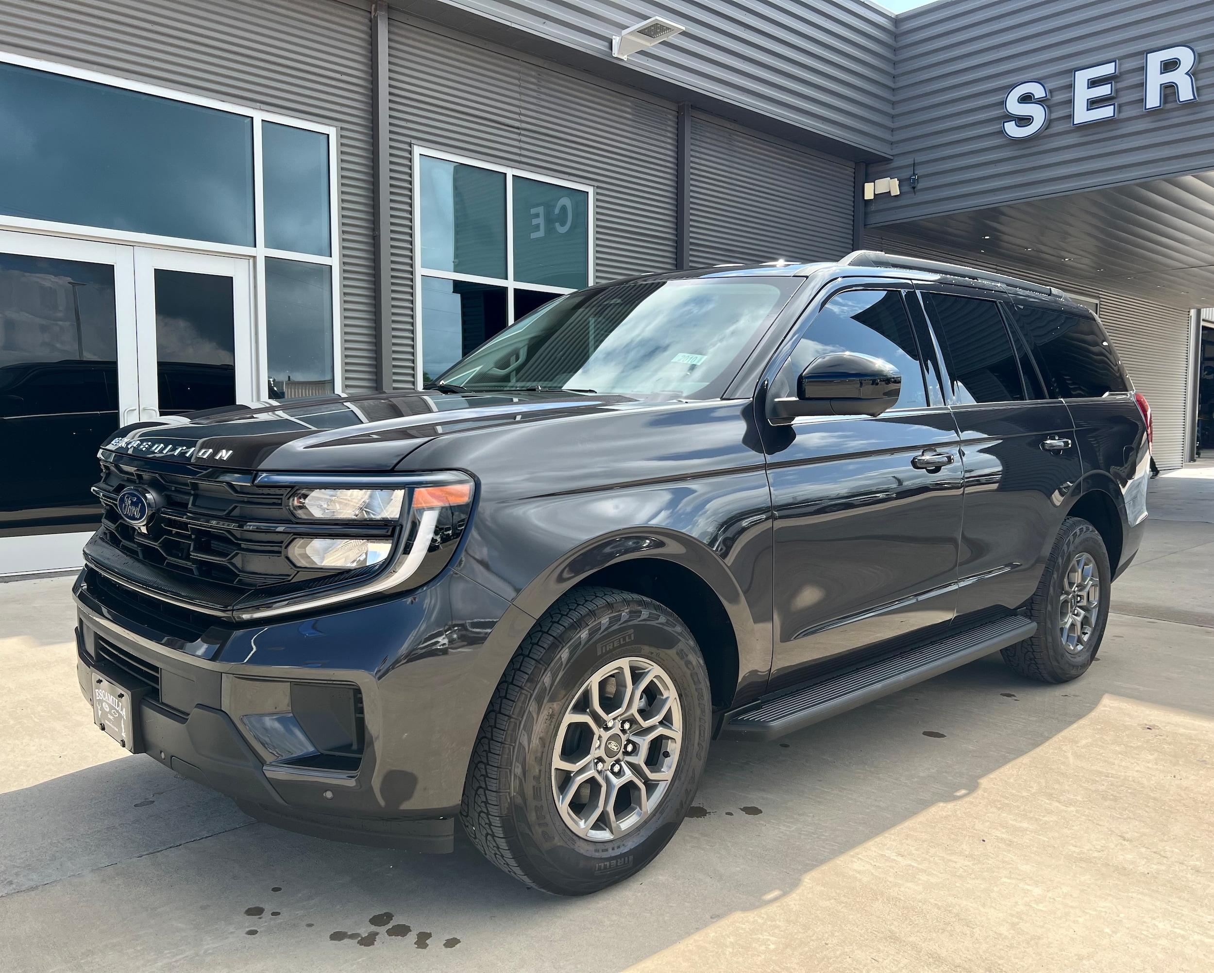 2026 Ford Expedition Active's photo