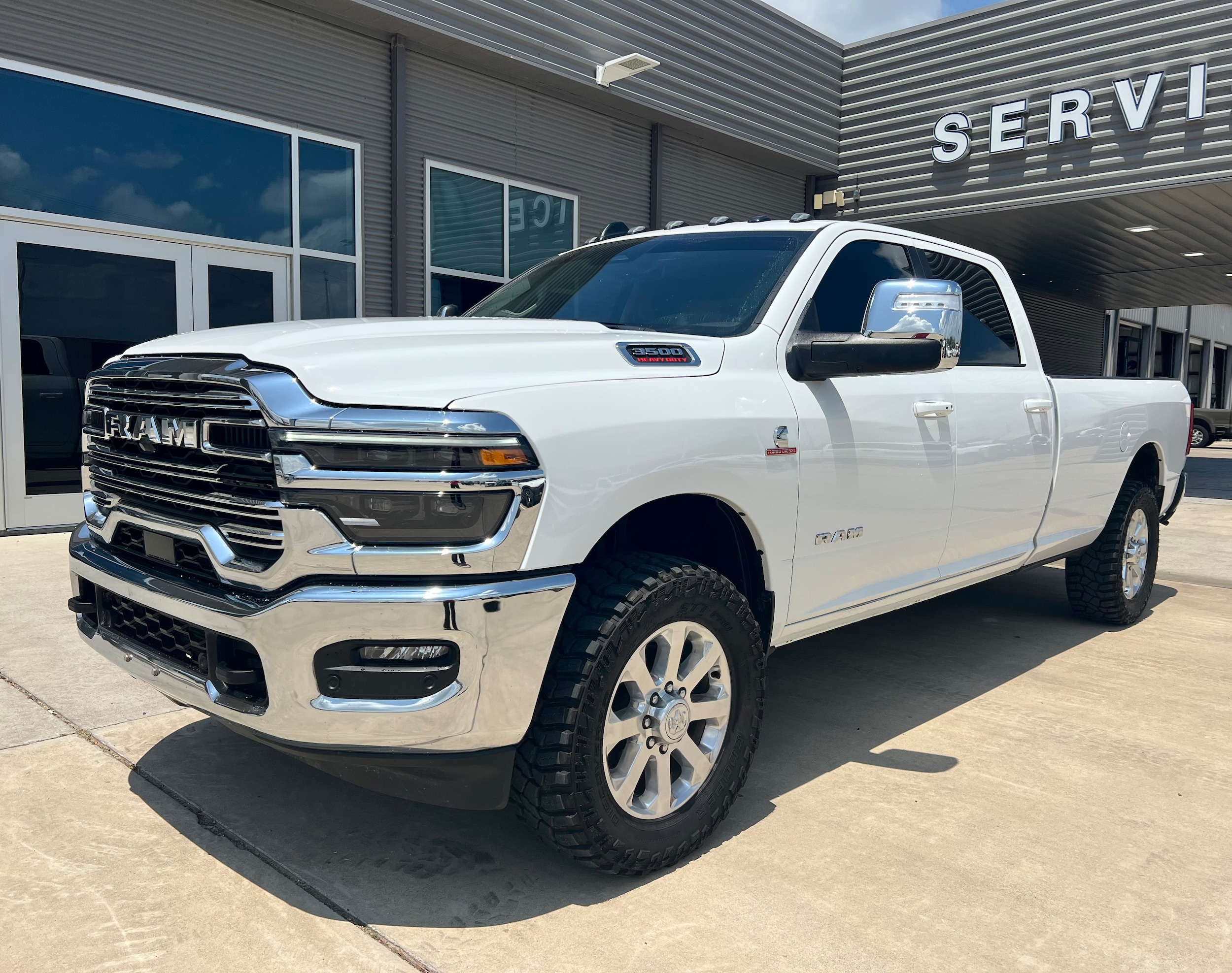 2025 RAM 3500 Laramie 4X4 Crew Cab LWB's photo