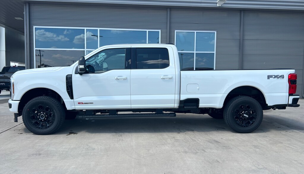 New 2026 Ford Super Duty F-350® Lariat® TRUCK