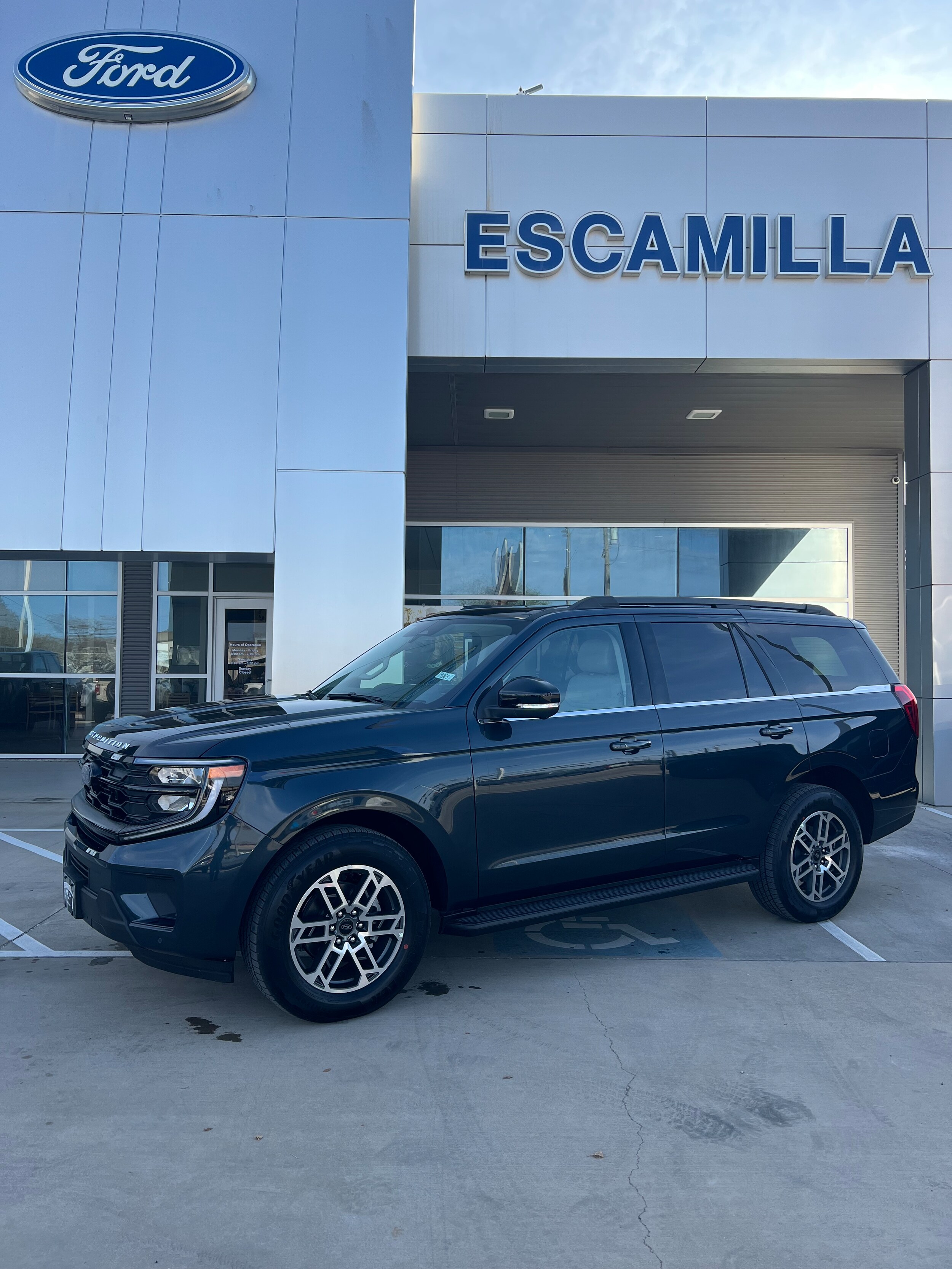 2026 Ford Expedition Active 4x2 