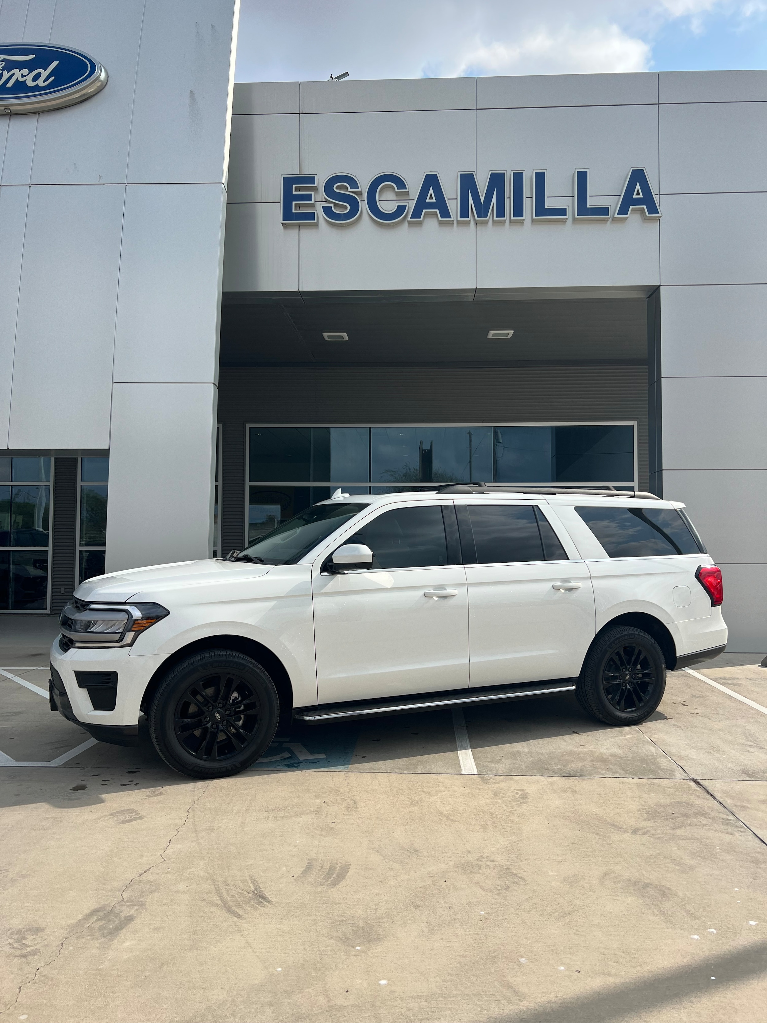 2022 Ford Expedition XLT's photo