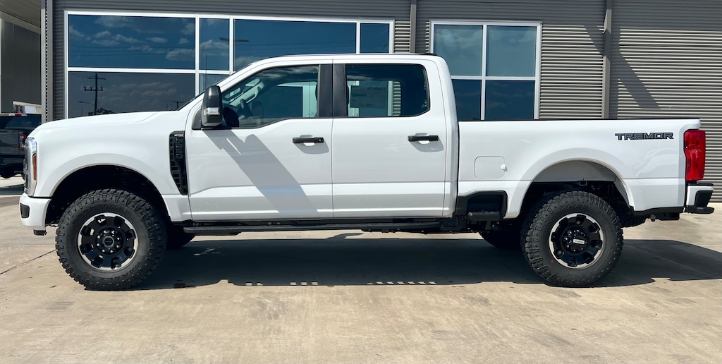 New 2027 Ford F-Series Sd F250 4X4 Crew/C TRUCK