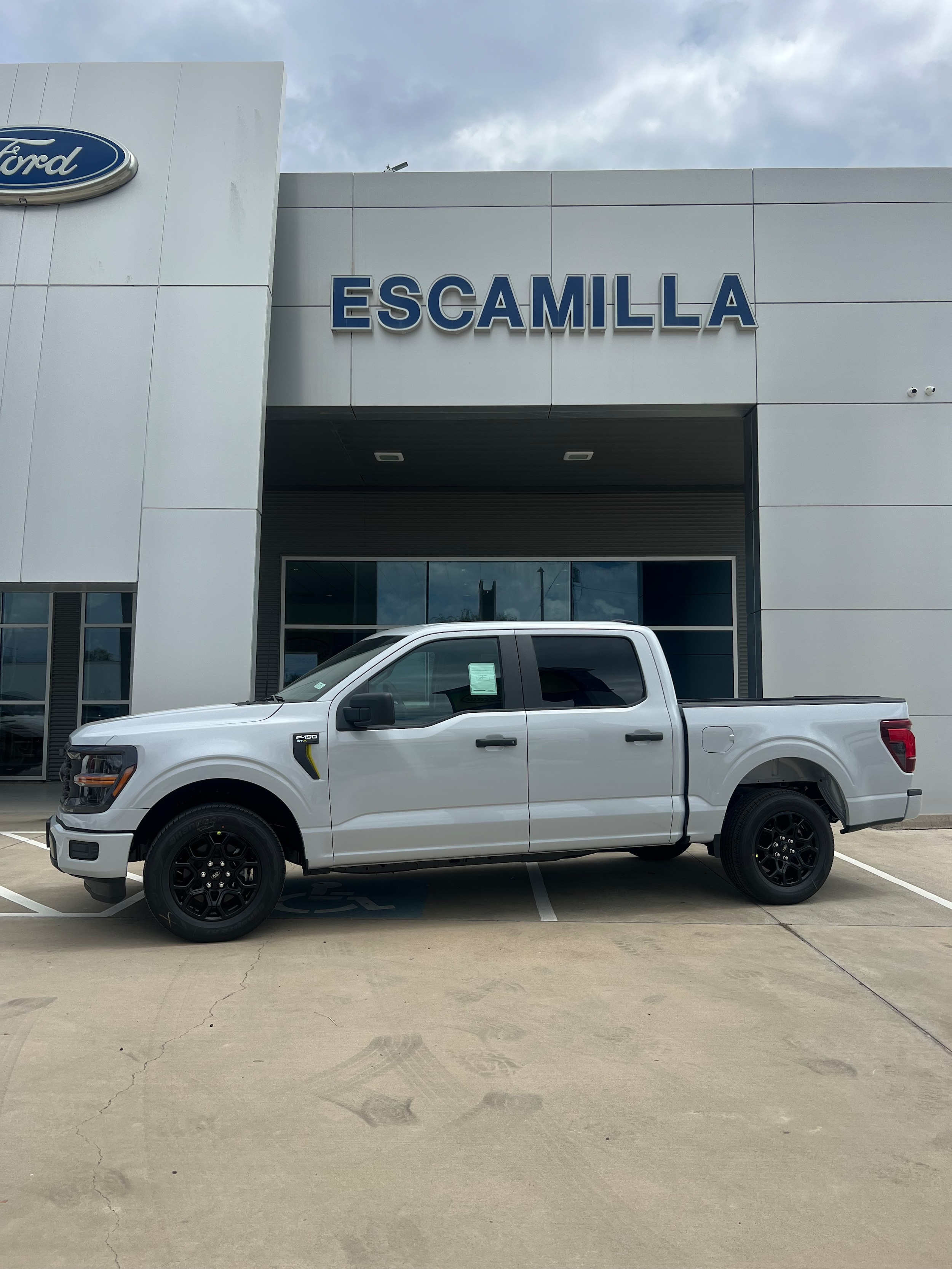 2025 Ford F-150 STX's photo