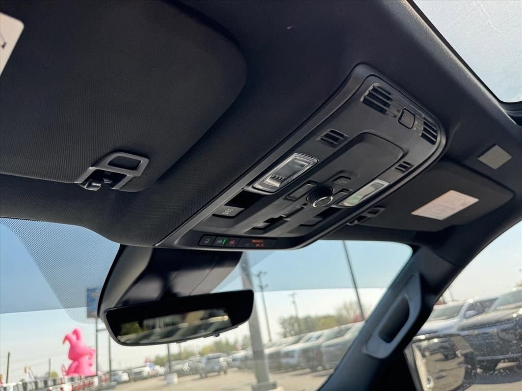 2025 Chevrolet Tahoe Premier - Photo 24