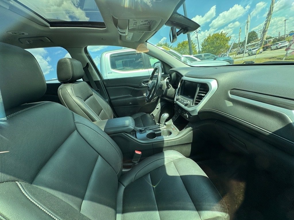 2019 Gmc Acadia SLT photo 2