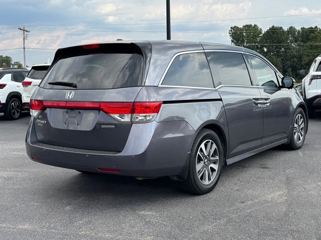 2016 Honda Odyssey Touring Elite photo 3