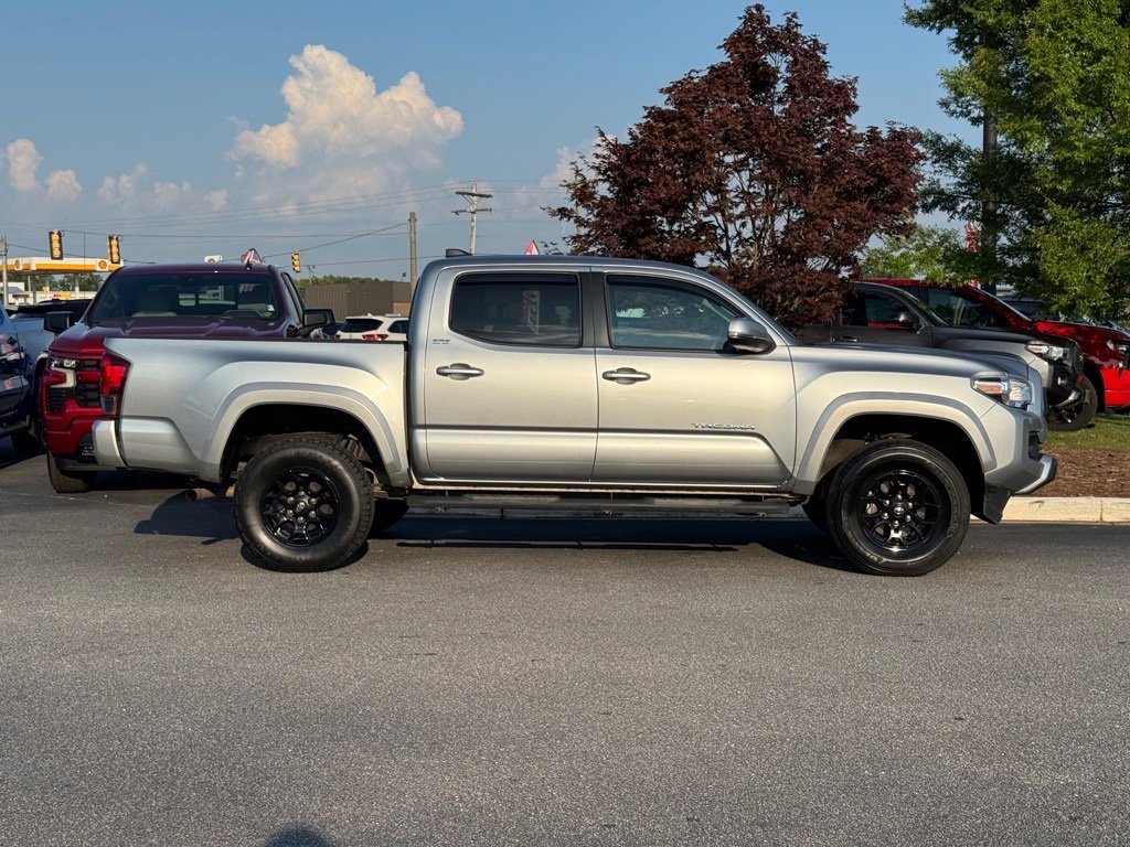 2022 Toyota Tacoma SR5 photo 2