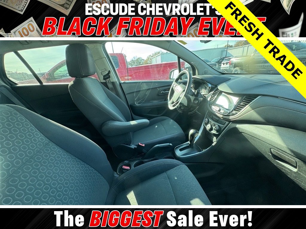 2020 Chevrolet Trax LS photo 3