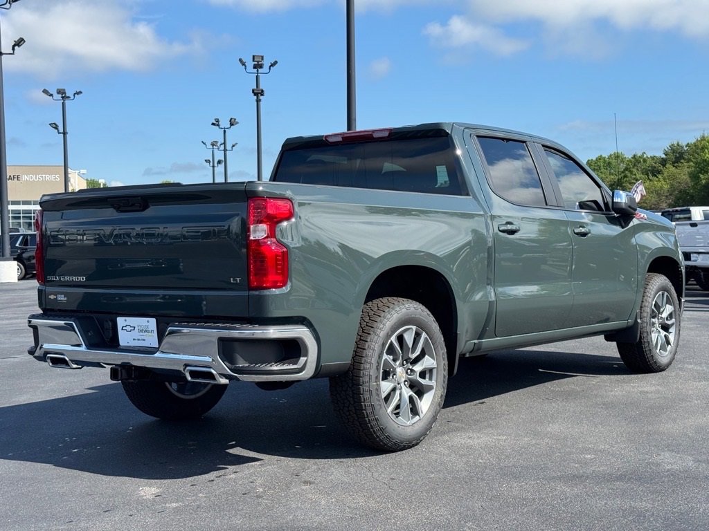 2025 Chevrolet Silverado 1500 LT photo 3