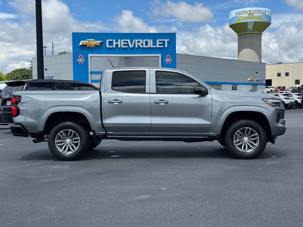 2025 Chevrolet Colorado Work Truck LT photo 2