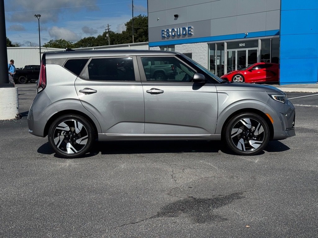 2025 Kia Soul GT-Line photo 2