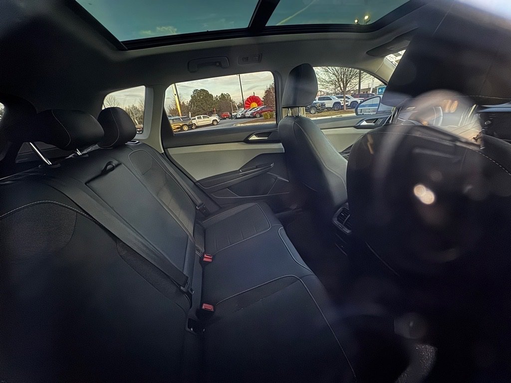 2022 Volkswagen Taos SE photo 4