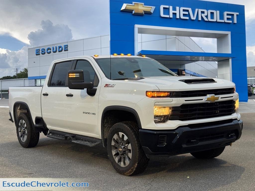 2024 Chevrolet Silverado 2500HD Custom's photo