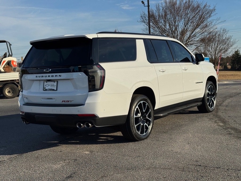 2026 Chevrolet Suburban RST photo 3