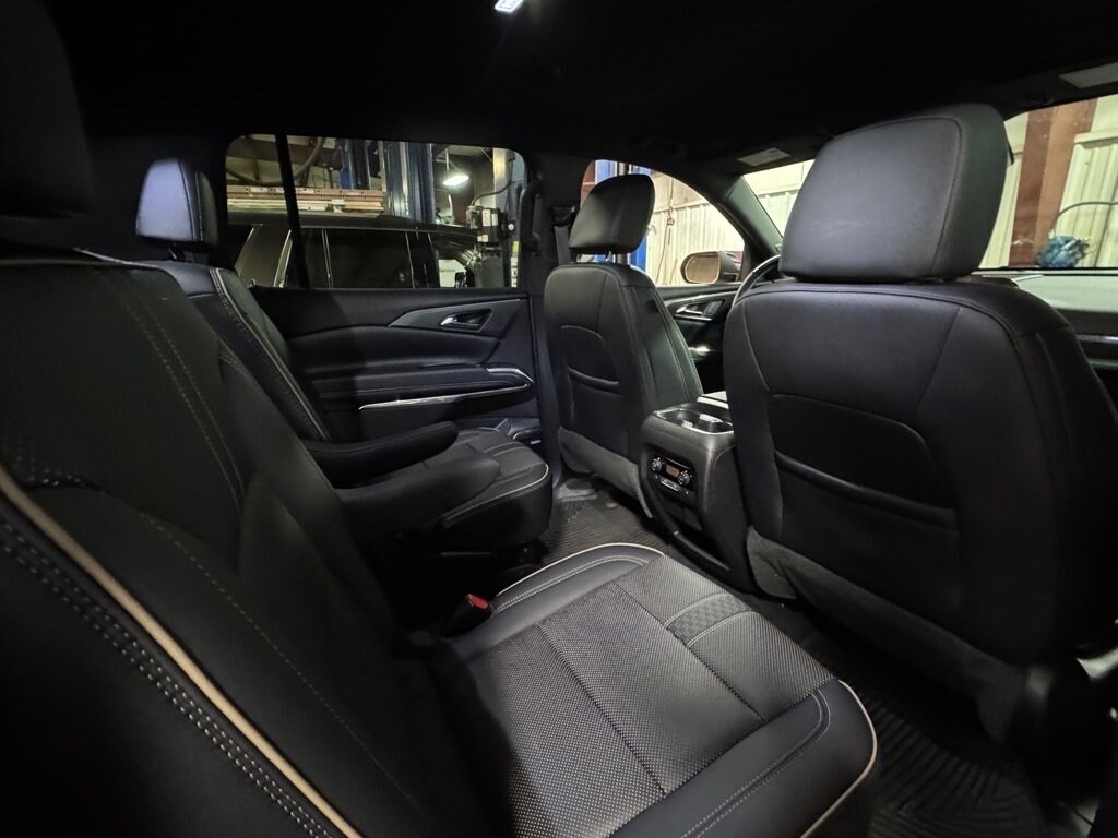 Used 2025 Chevrolet Traverse High Country SUV