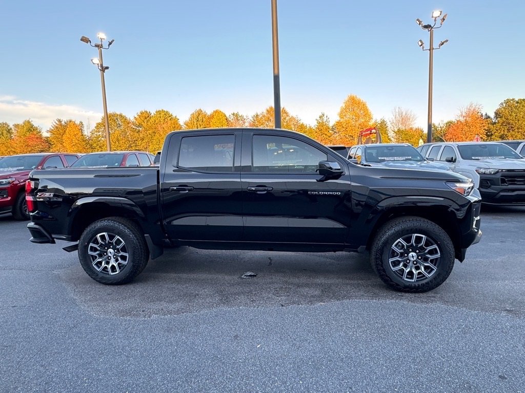 2026 Chevrolet Colorado Z71 photo 2