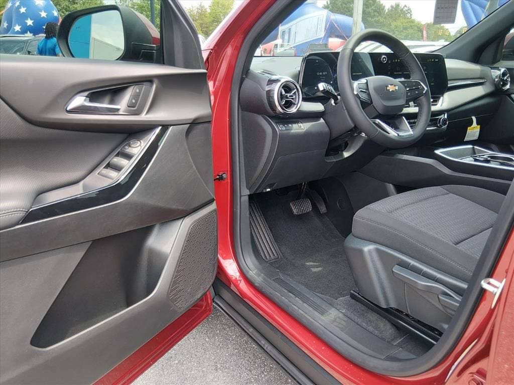 2026 Chevrolet Equinox LT - Photo 10