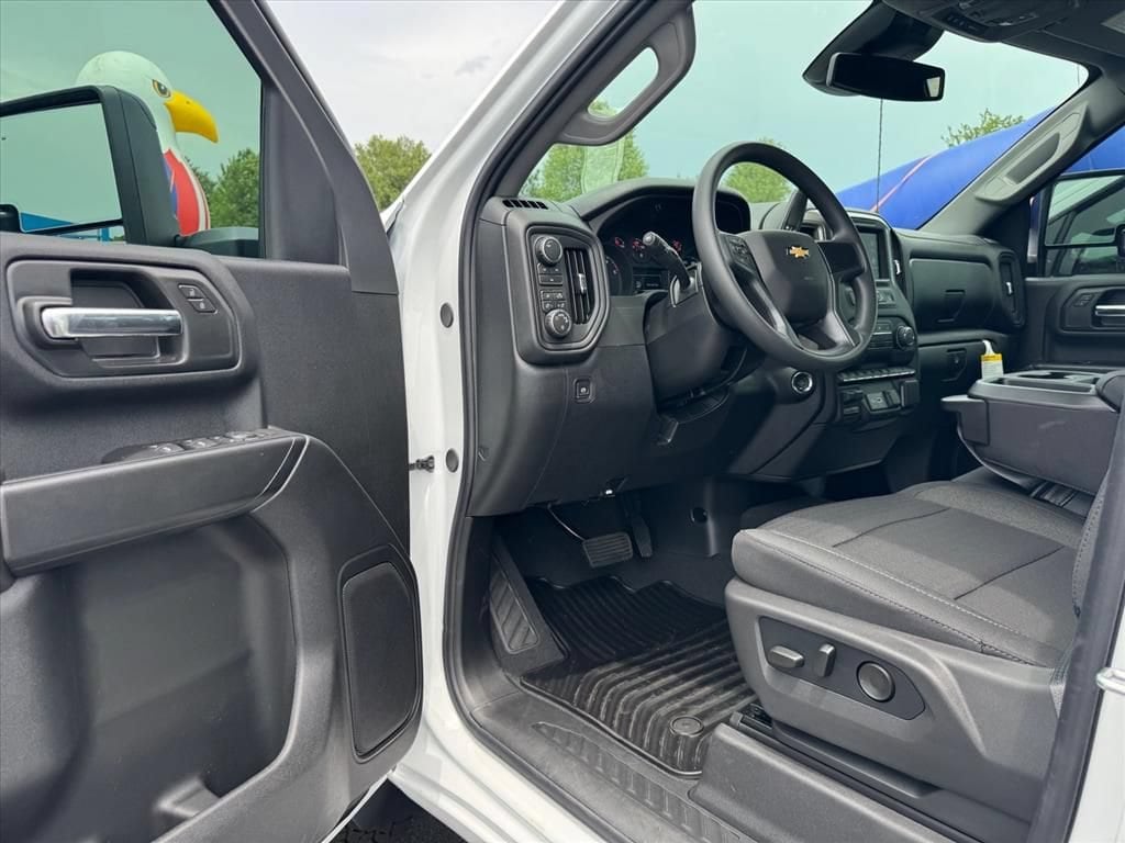 2026 Chevrolet Silverado 2500 HD Custom - Photo 11