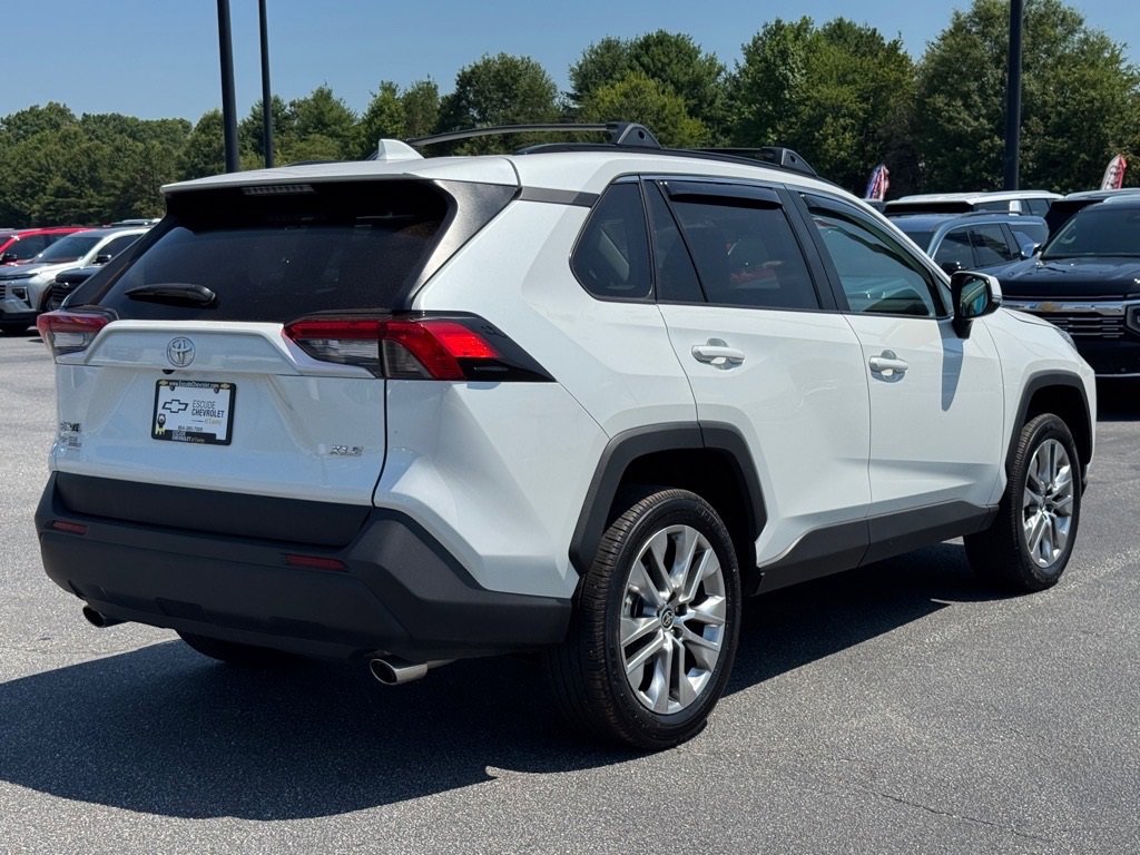 2024 Toyota RAV4 XLE Premium photo 3